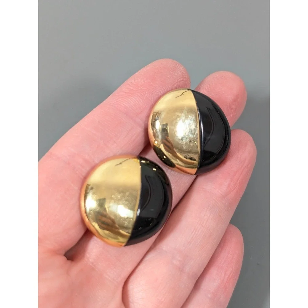 Liz Claiborne Vintage Black Gold Colorblock Dome Earrings Pierced Classic‎